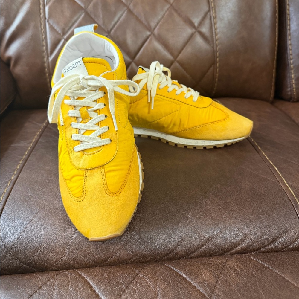 Oncept Tokyo Women’s Sneakers - Picture 2 of 11